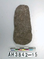 藏品(小型舌刃打製石斧)的圖片